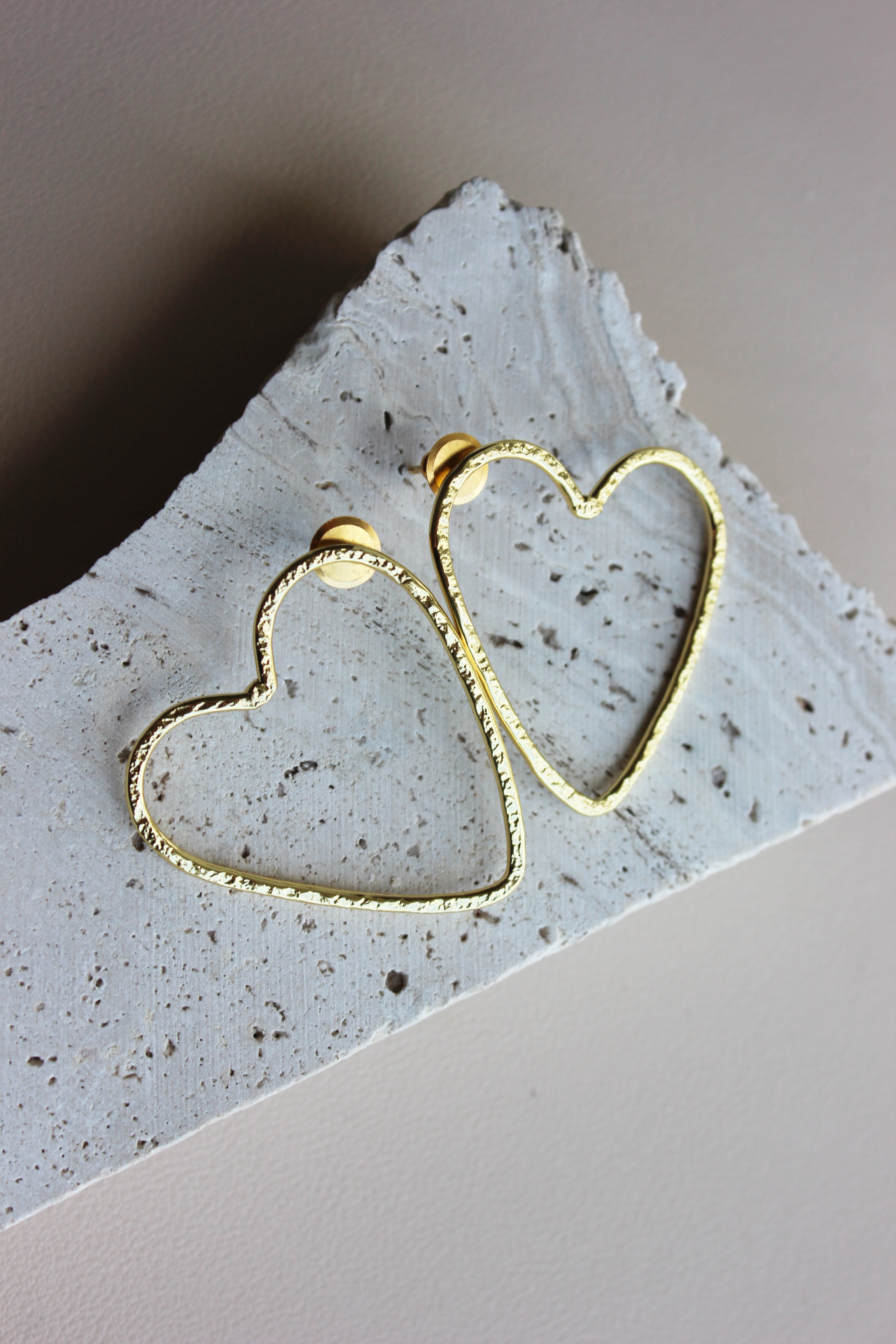 Oversized Textured Heart Earrings – BlingverseByPS
